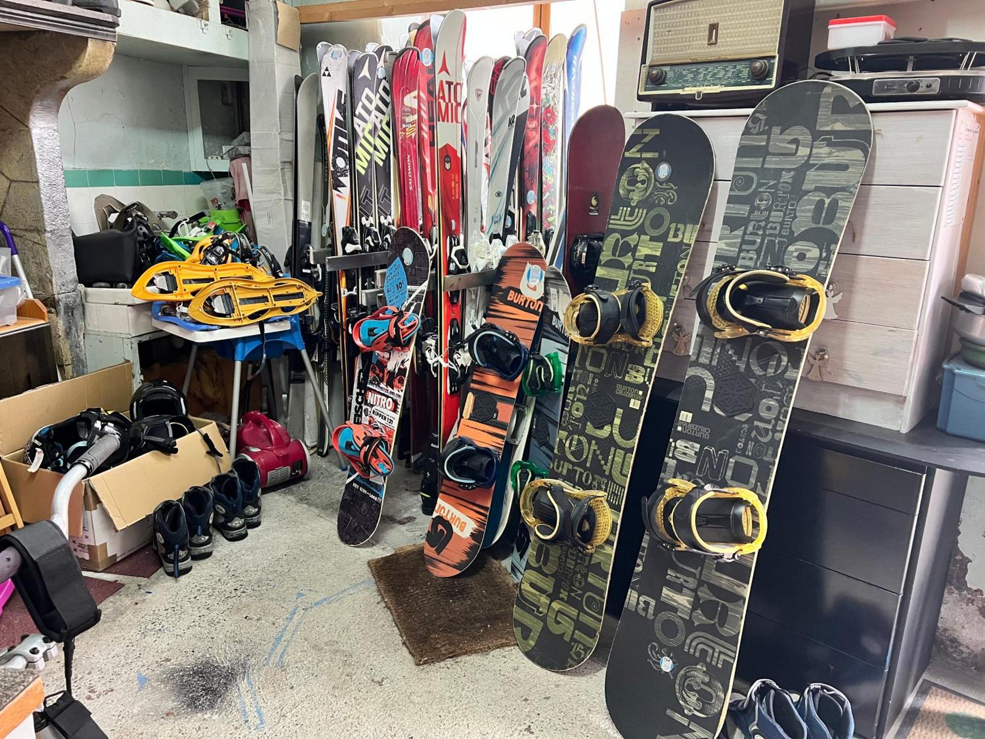 L'Astazou "Pret Gracieux Du Materiel De Ski" Au Studio Luz-Saint-Sauveur Zewnętrze zdjęcie